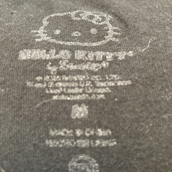 134 Hello Kitty, Kawaii Tee, Size M - Picture 6 of 6